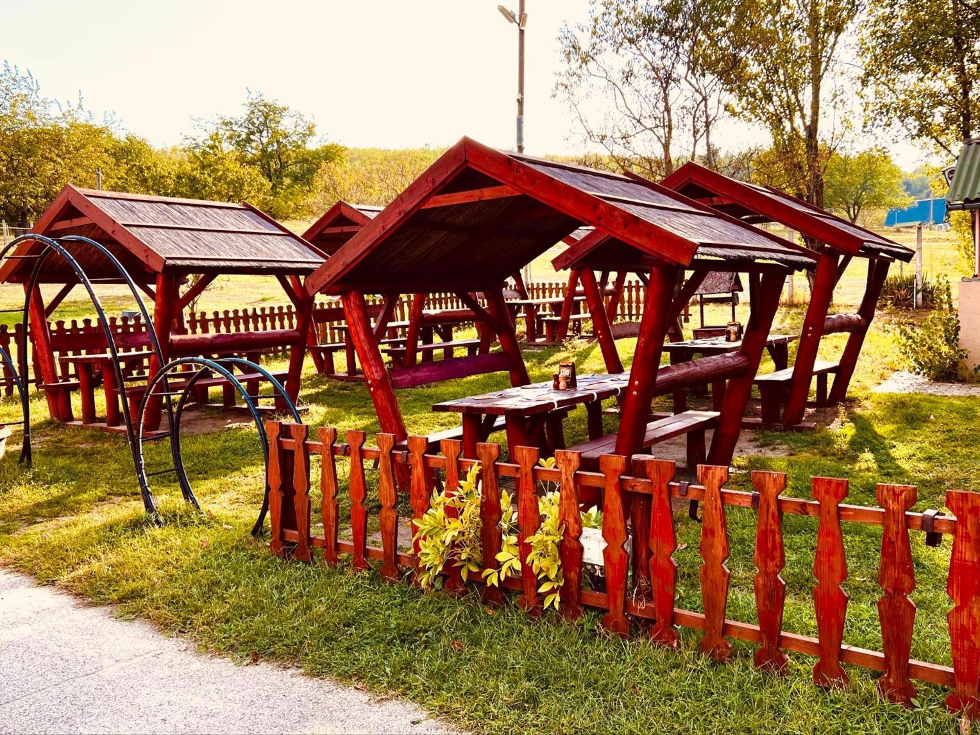 Pilisi Lovas Major, Dorog Bed & Breakfast エクステリア 写真
